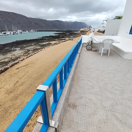 Prázdninový dům Casa La Playa Con Terraza A Pie De La Playa *